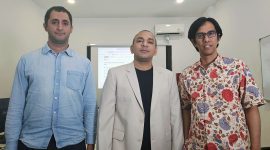 Co-Founder - Dhaniel Ilyas, S.E., M.Sc (kiri), CEO - Umar Hasan, S.E., M.B.A (tengah), Co-Founder - Mustafa Mahmood Abdat, B.Sc (kanan). Foto : prod1gy.id