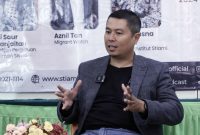 NGOBROL BARENG - Debat Capres Bersama Trust Indonesia dan Institut STIAMI yang disiarkan secara live di youtube trust.id.podcast, heraldindonesia dan StiamiTV. Dengan 4 narasumber yakni Azhari Ardinal (Dir.Eksekutif Trust Indonesia), Ki Saur Panjaitan (Sekjen Perguruan Taman Siswa), Aznil Tan (Migrant Watch) dan Dedy Kusna Utama (Direktur Institut STIAMI) di Institut STIAMI Cempaka Putih Jakarta Timur, Minggu (04/02). Foto : Herald.id/mak