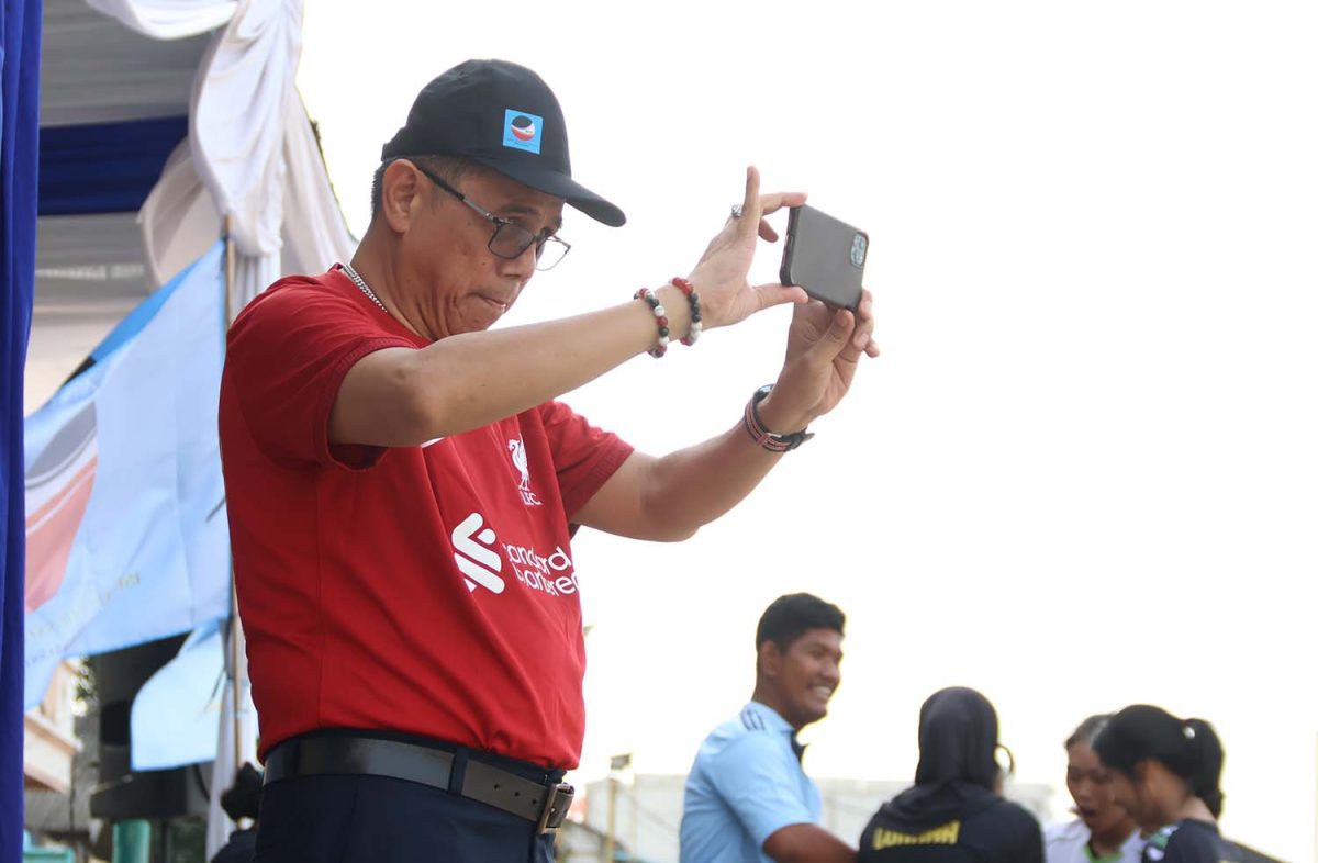 - Presiden Indonesia Beach Soccer Community (IBSC), Dr. Hinca IP Pandjaitan, SH, MH, ACCS