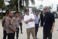Saat Presiden IBSC, Dr. Hinca IP Pandjaitan XIII, SH, MH, ACCS melakukan survey lokasi untuk agenda IBSC yang didampingin oleh perwakilan dari Polres Metro Tangerang Kota dan management PIK 2 di lokasi PIK 2-The New Jakarta City. Foto : Media IBSC