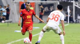 Pemain Persija, Riko SImanjuntak saat melawan Persis Solo. Foto : SAT