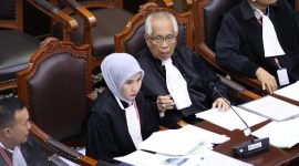 Praktek kecurangan Terstruktur-Sistematis-Massif (TSM) yang terjadi dalam pelaksanaan pilkada Muara Enim yang berlangsung 27 November lalu dibeberkan oleh OC Kaligis. Foto : ist/mk