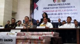 Bareskrim Polri menyita barang bukti uang senilai Rp 103,2 miliar. Foto : ist
