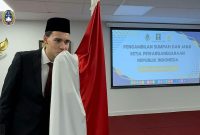 Ole Romeny, Tim Geypens dan Dion Markx resmi menjadi Warga Negara Indonesia. Foto : KBRI London/PSSI