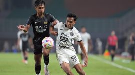 Aksi Striker Persija, Rayhan saat melawan Dewa United di Stadion Pakansari Bogor. Foto : Persija