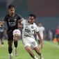 Aksi Striker Persija, Rayhan saat melawan Dewa United di Stadion Pakansari Bogor. Foto : Persija