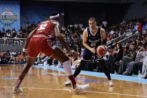 Tim Foreign Stars, dipimpin oleh head coach David Singleton 
