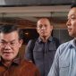 Wamenpora Taufik hidayat dan Deputi Bidang Pelayanan Kepemudaan Kemenpora Yohan, usai Rapat Koordinasi Lintas Sektor Pelayanan Kepemudaan.