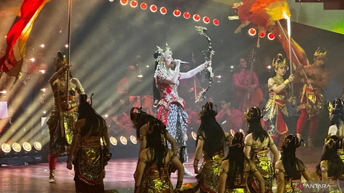 Penampilan penyanyi Raisa pada hari pertama Pagelaran Sabang Merauke 