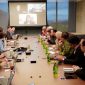 Menteri Komunikasi dan Digital Meutya Hafid bersama perwakilan Kementerian Komdigi berdiskusi dengan CEO Roblox David Baszucki dan timnya di Silicon Valley, Amerika Serikat, Selasa (22/9/2026) waktu setempat. (Foto: HO-Kementerian Komunikasi dan Digital/pri)
