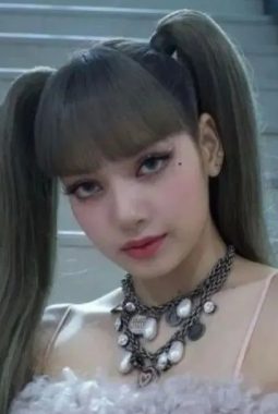 Lisa BLACKPINK Siapkan Karya Musik Individu Terbaru